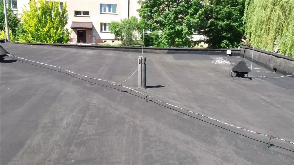 Zdjęcie Asfalt ile za m2 - Jak uniknąć wysokich kosztów przy zakupie?
