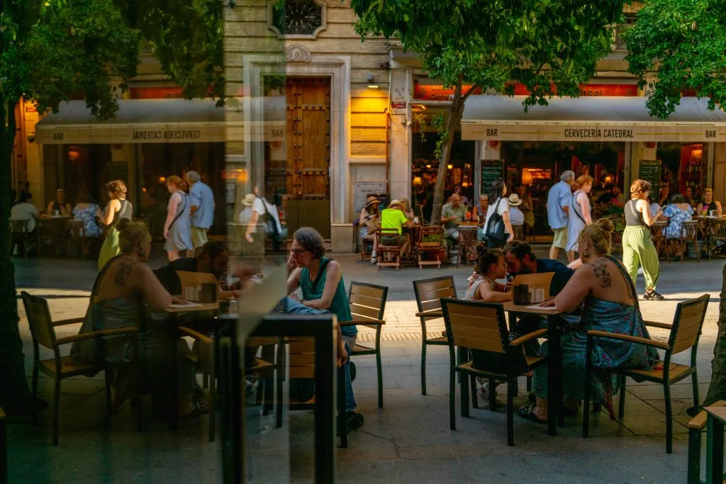 Fachada La Azotea Vinos y Tapas Mateos Gago Sevilla