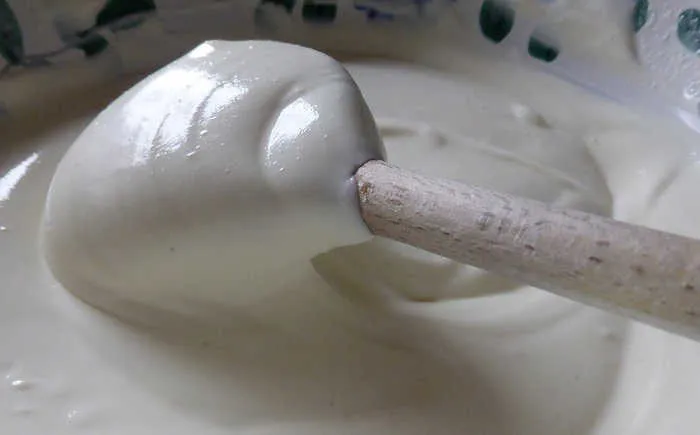 Hartowanie śmietany do zupy og&oacute;rkowej