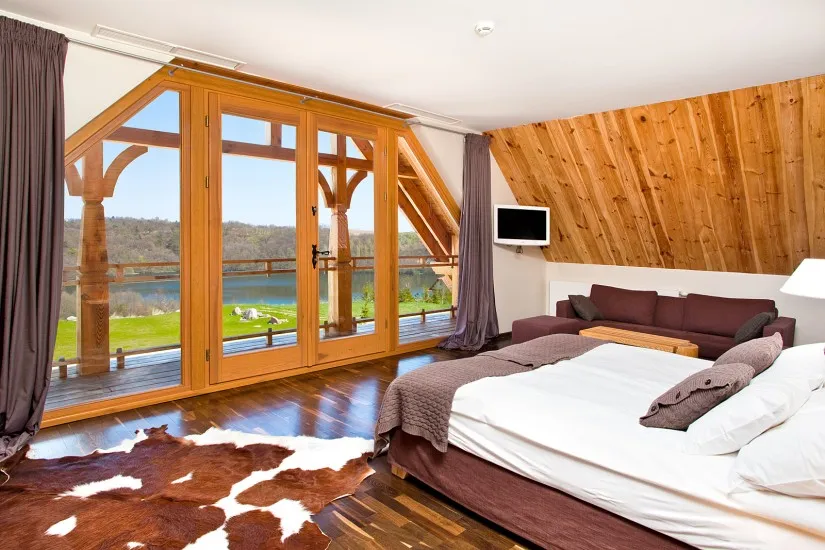 hotele nad jeziorem kujawsko-pomorskie r&oacute;żne typy