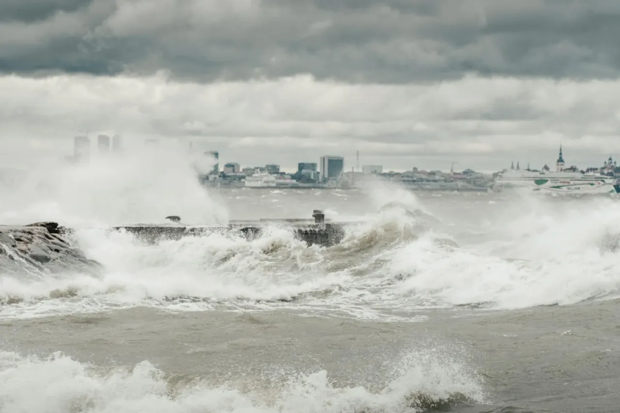 r&oacute;żnice fale Bałtyk ocean