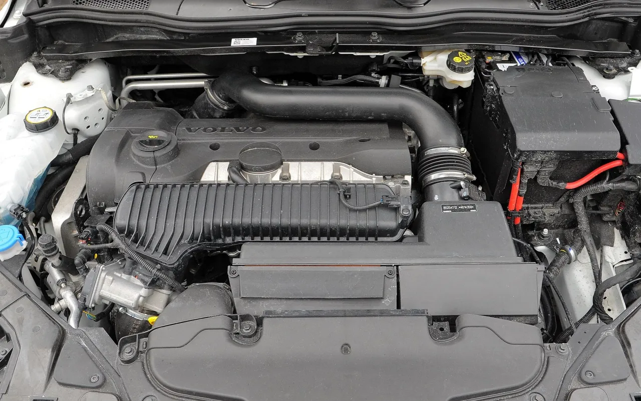 Volvo V40 silniki benzynowe przegląd