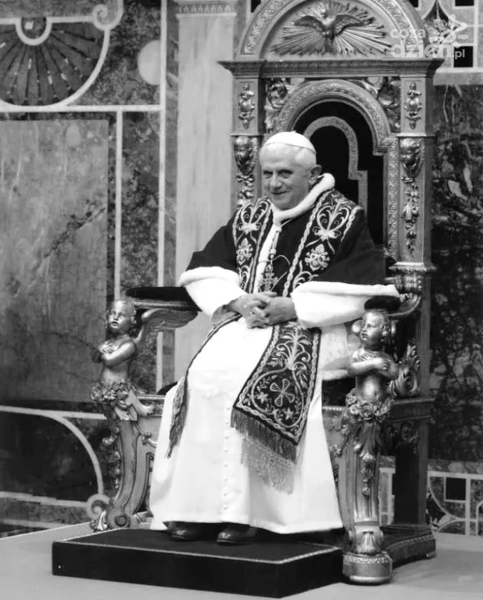 Zdjęcie Ile lat miał papież Benedykt XVI? Zaskakujące fakty z życia