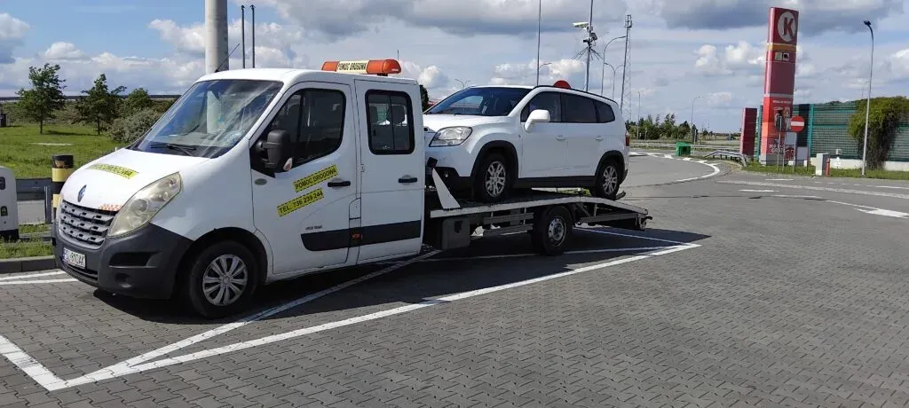 profesjonalna pomoc drogowa autostrada