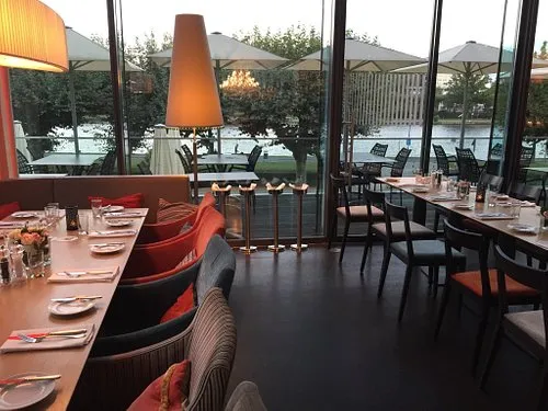 Main Nizza Restaurant Frankfurt Terrasse Blick Main Skyline