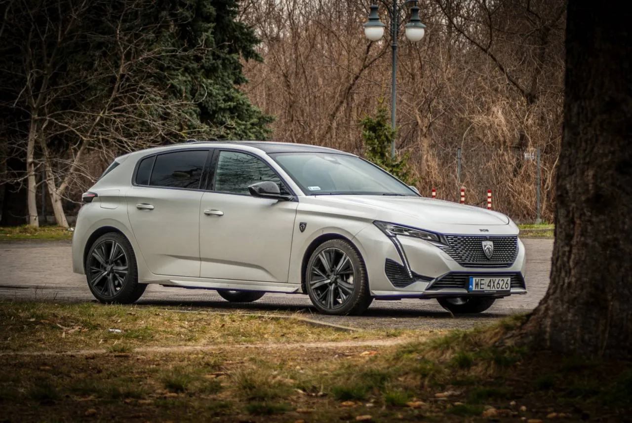 Peugeot 308 hybryda plug-in