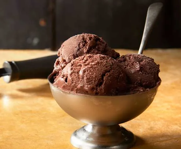 wegańskie lody czekoladowe