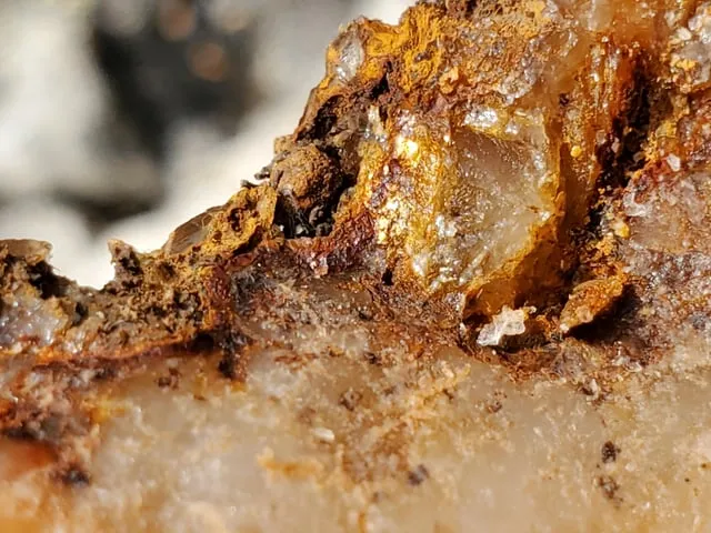 żyły złota w kwarcu procesy hydrotermalne