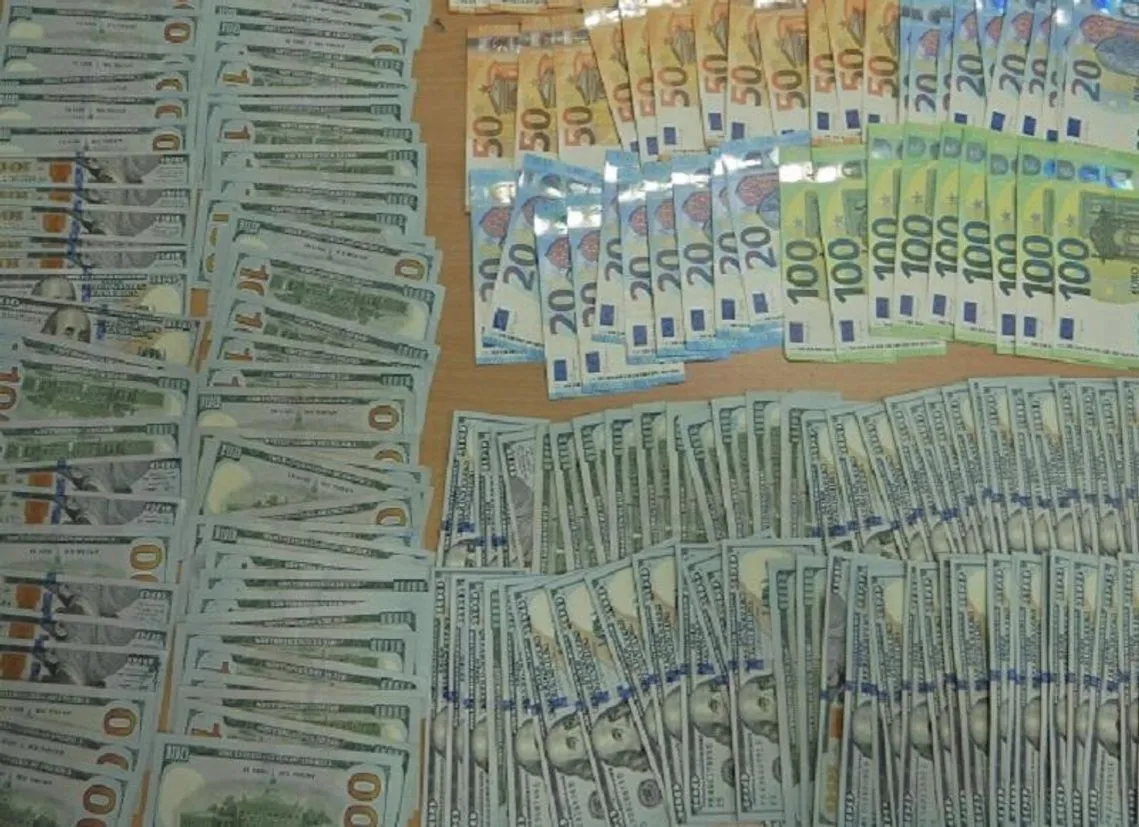 rodzaje środk&oacute;w pieniężnych do zgłoszenia na granicy