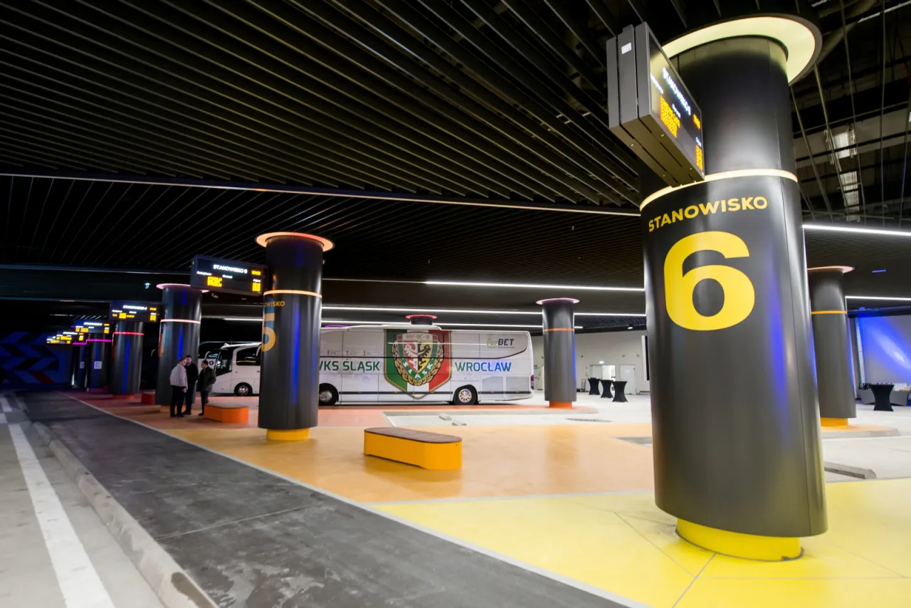 Dworzec autobusowy Wroclavia podziemia