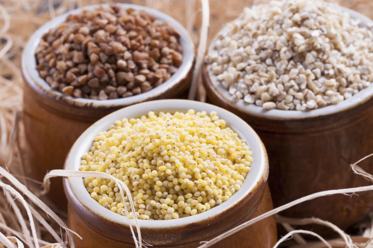 Bezglutenowe kasze: gryczana, jaglana, komosa ryżowa