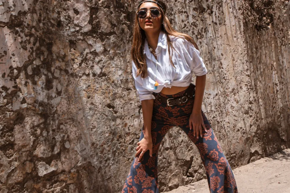 różne fasony bluzek do dzwonów