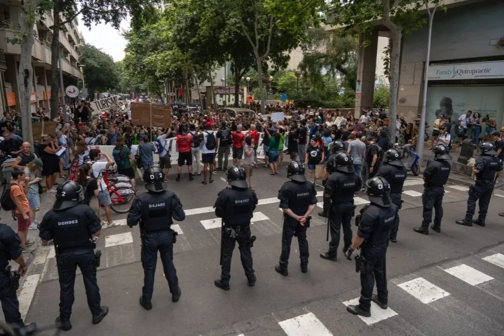 Barcelona turystyka bezpieczeństwo, zatłoczone ulice Barcelony