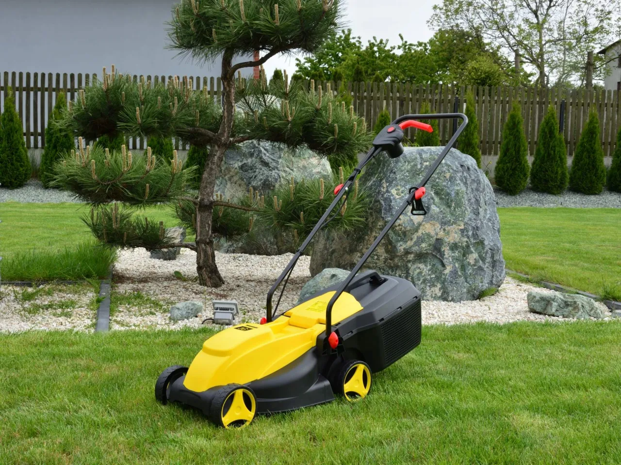 wzór na zużycie prądu kosiarka