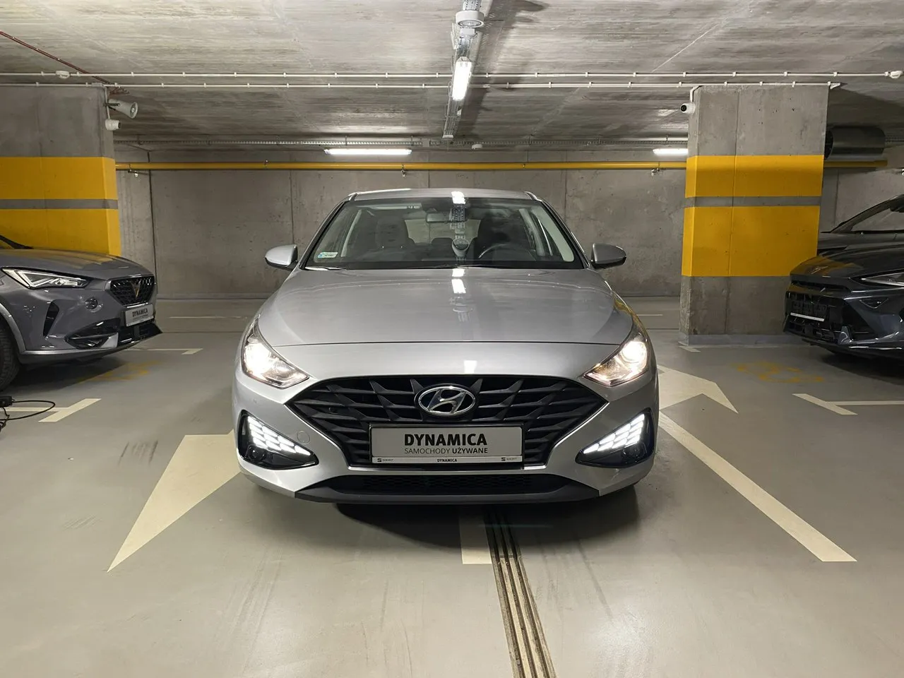 Hyundai i30 parkowanie miasto