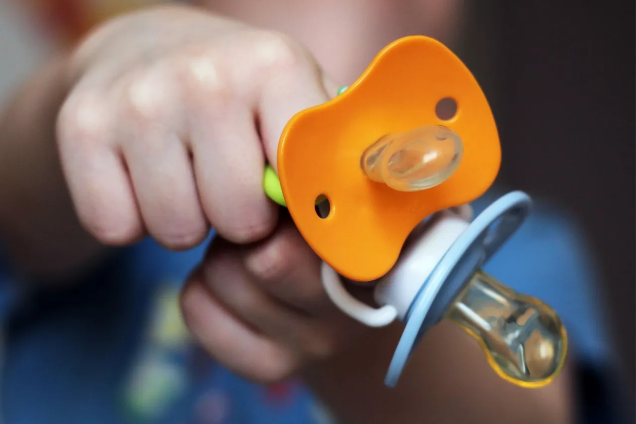 Smoczek silikonowy zalety wady