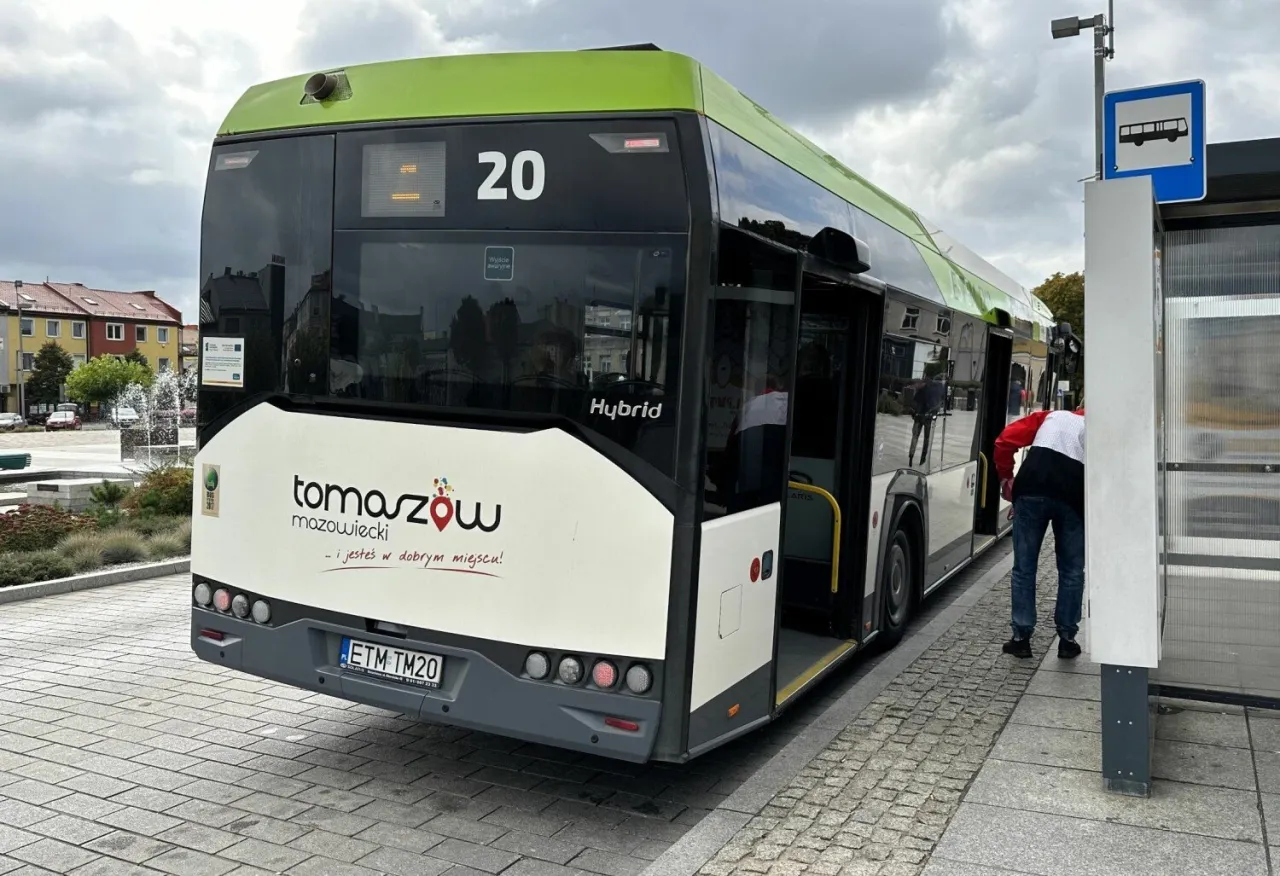 Przystanek autobusowy Tomaszów Mazowiecki Warszawska Szeroka