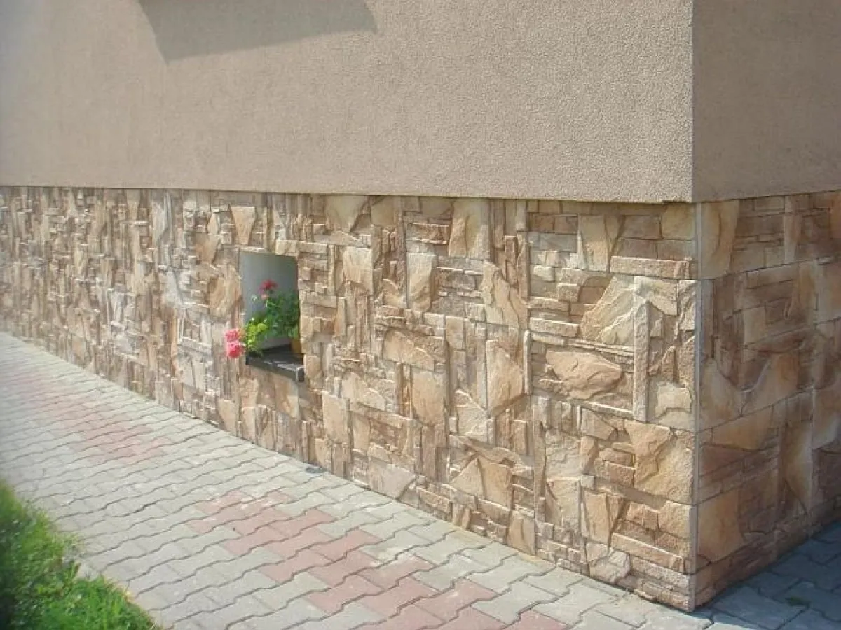 Przykłady cokołów z różnych materiałów elewacyjnych