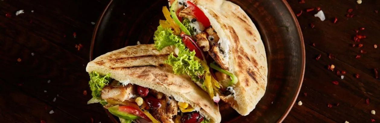 Zdjęcie Ile kalorii ma kebab na talerzu? Zaskakujące różnice w kaloryczności