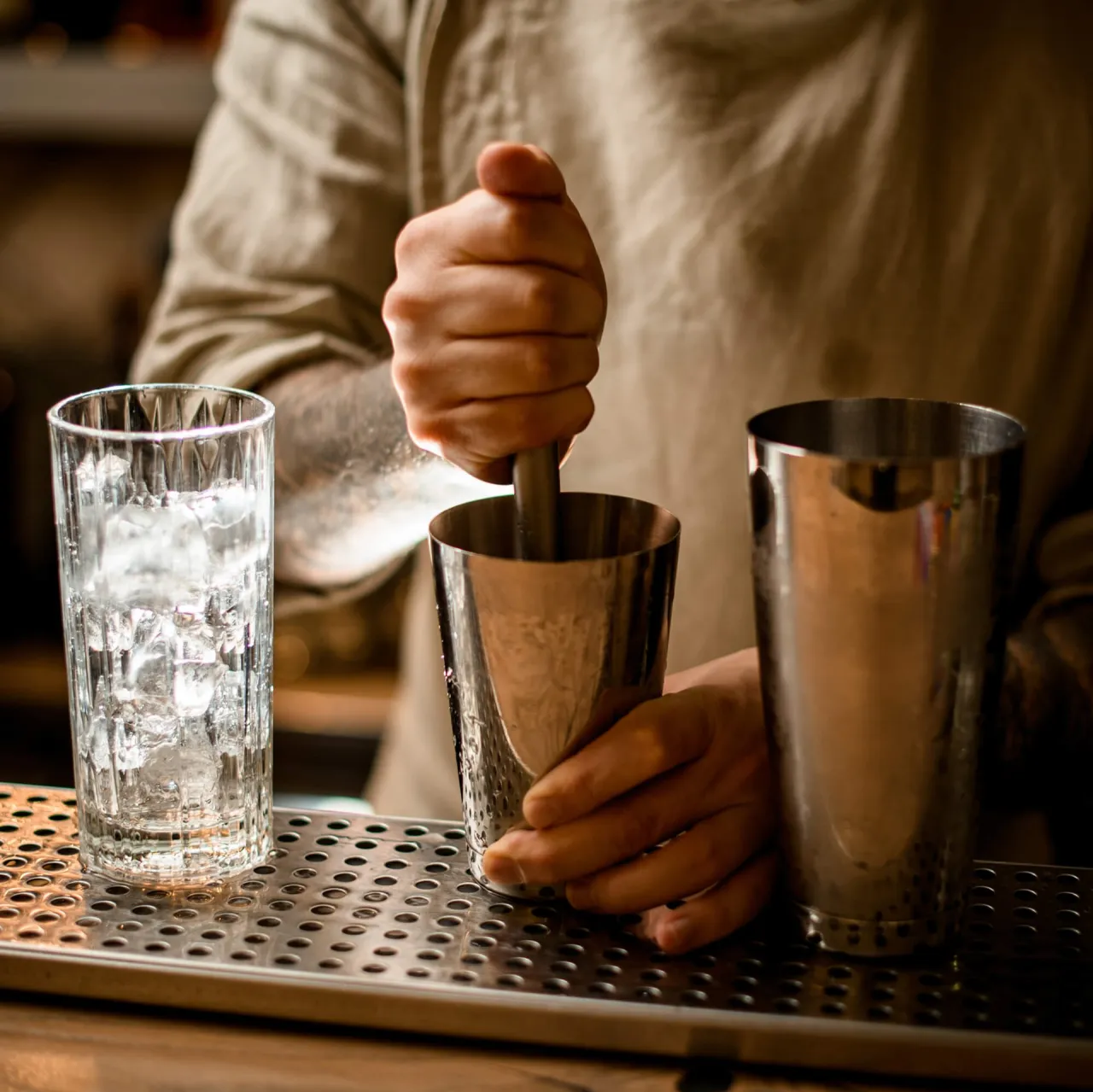 niezbędnik domowego barmana shaker miarka szklanki