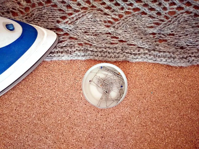 blokowanie szydełkowej robótki przed i po