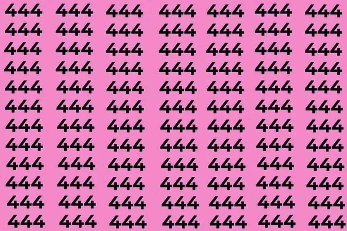 R&oacute;żowe tło z czarnymi cyframi 4. Czy potrafisz znaleźć ukrytą cyfrę, rozwiązując zagadkę brakującego kwadratu?