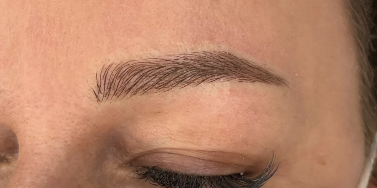 microblading brwi efekt naturalny