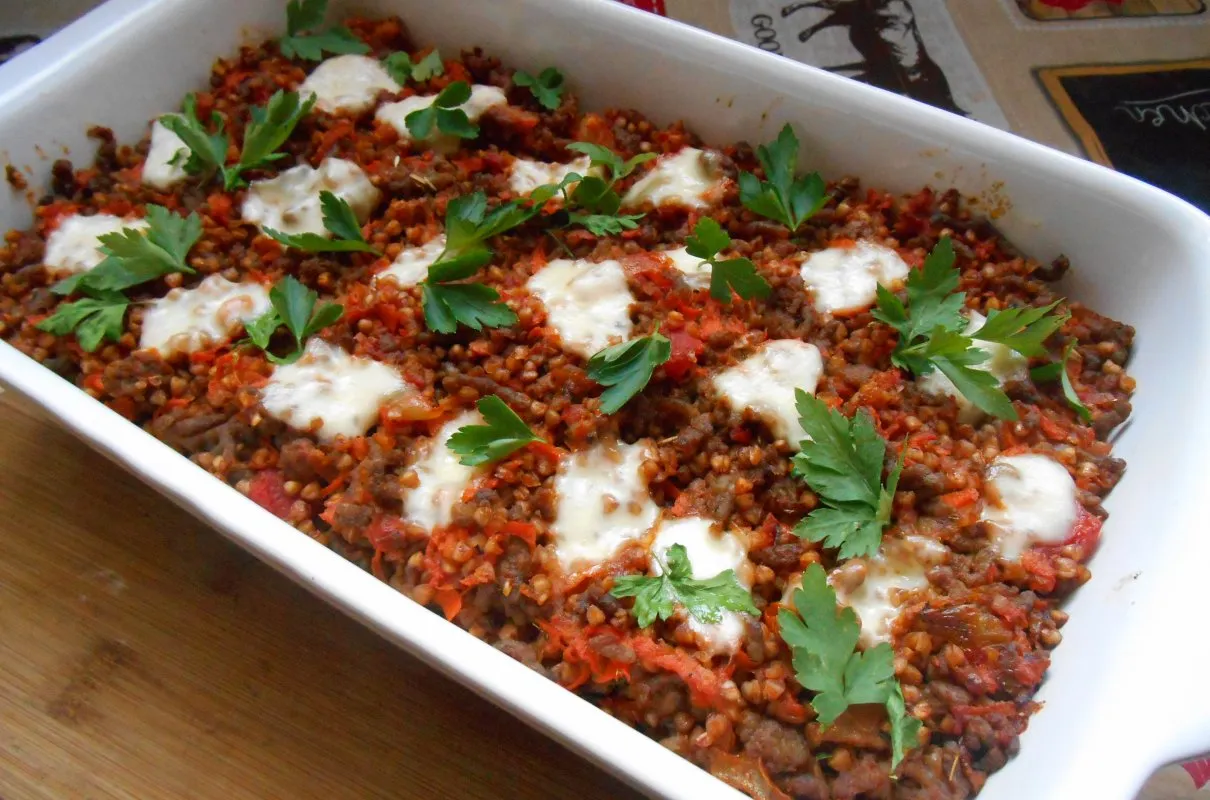 zapiekanka z kaszy gryczanej i mięsa mielonego gotowa