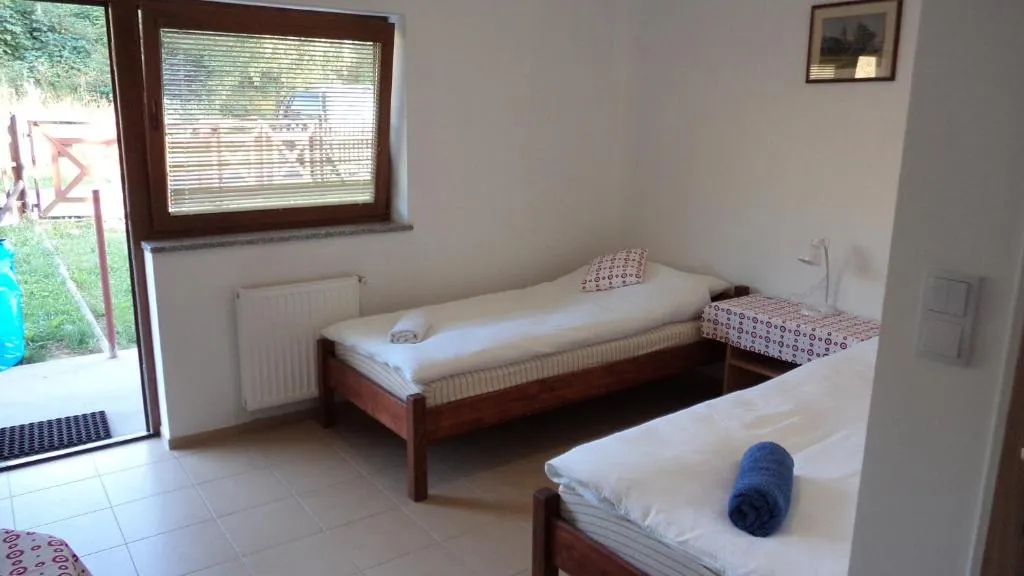 Bac&oacute;wka Noclegi Sierpnica zdjęcia pokoi