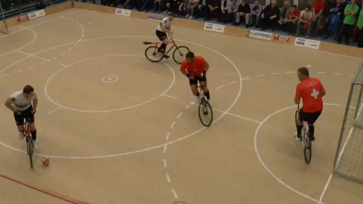 Piłka rowerowa mecz gameplay