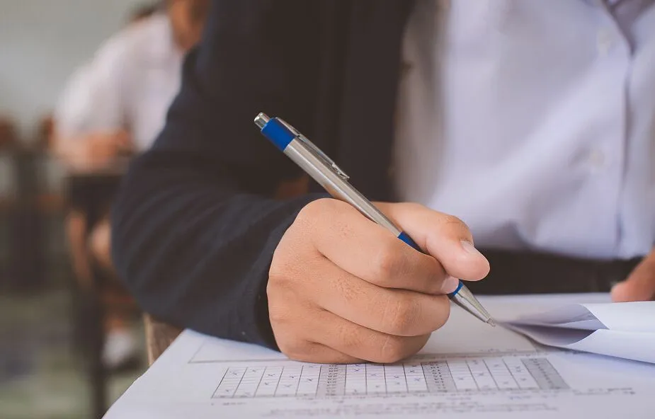 Uczeń z dysleksją na maturze, dostosowania egzaminacyjne