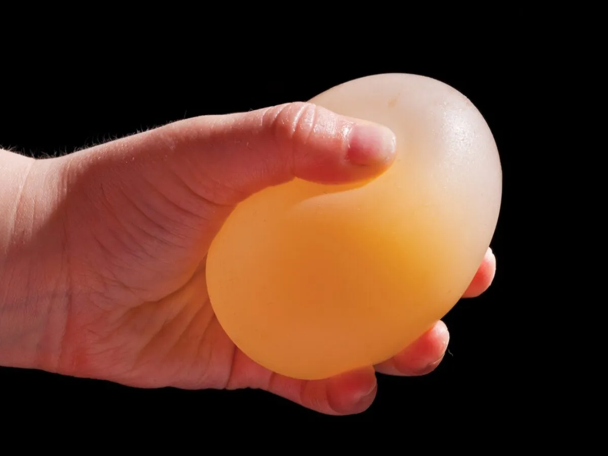 tęcza na skorupce jajka eksperyment