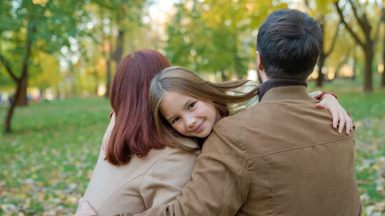 Rodzic aktywnie słuchający dziecka, budowanie zaufania