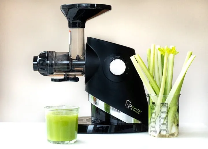 Wyciskarka wolnoobrotowa i seler naciowy