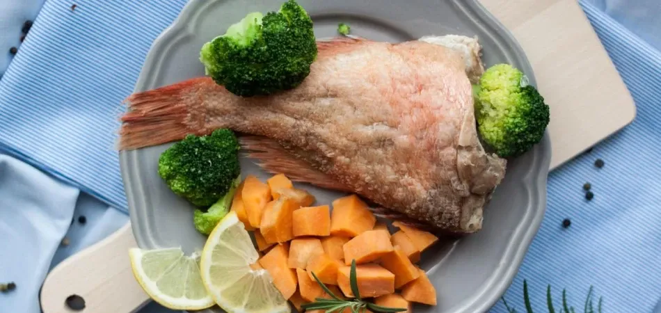 Karmazyn pieczony w folii z warzywami