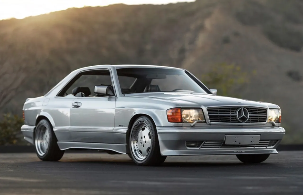 Zdjęcie Mercedes-Benz AMG 560 SEC: historia, osiągi i unikalne cechy legendarnego modelu