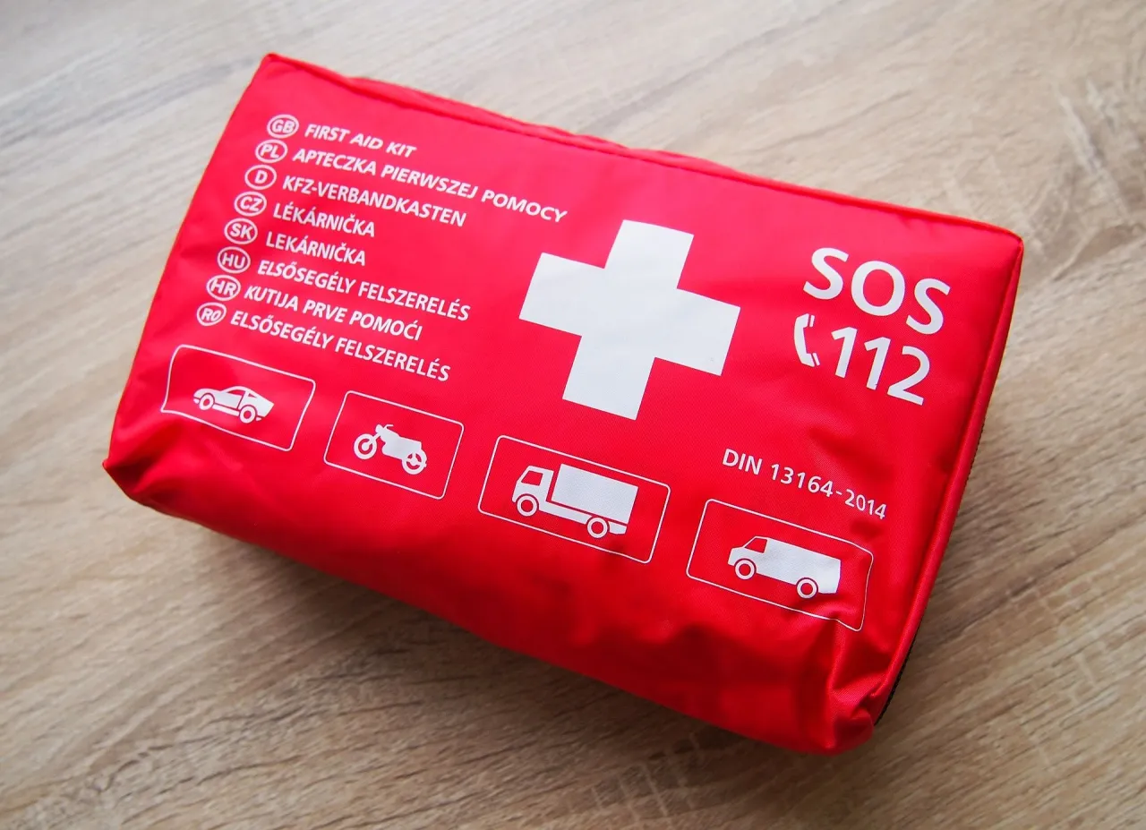 Apteczka samochodowa w Polsce przepisy