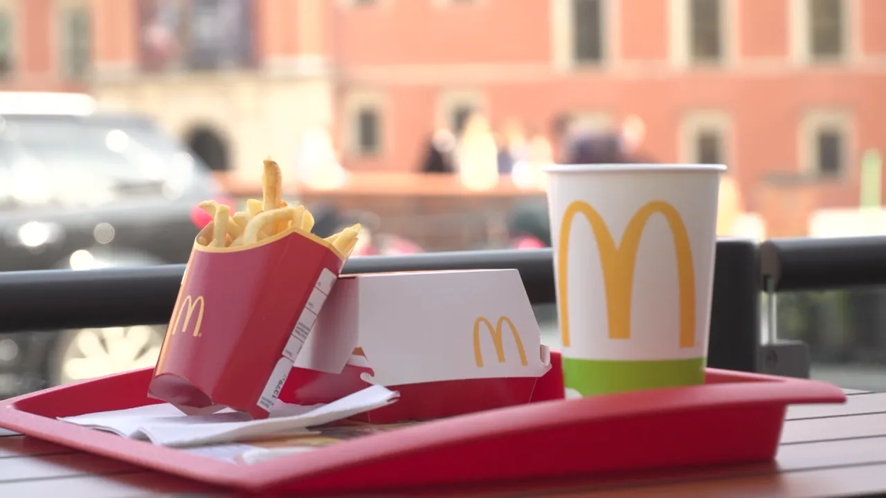 Duże frytki McDonald's cena