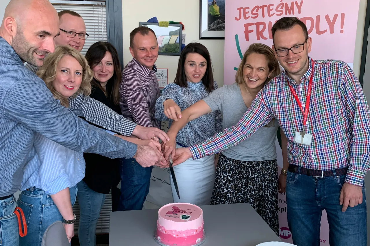 Pracownicy Rossmanna z uśmiechem