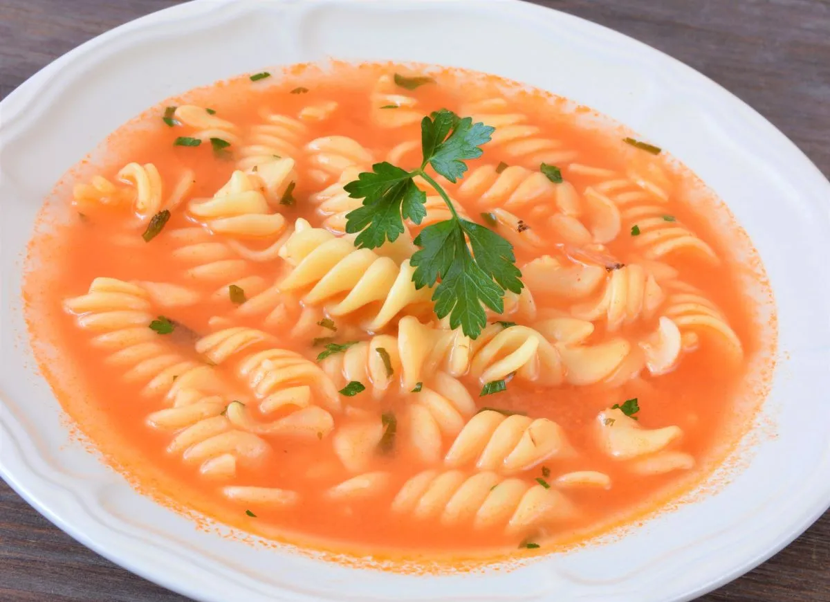 jak zneutralizować kwas w zupie pomidorowej