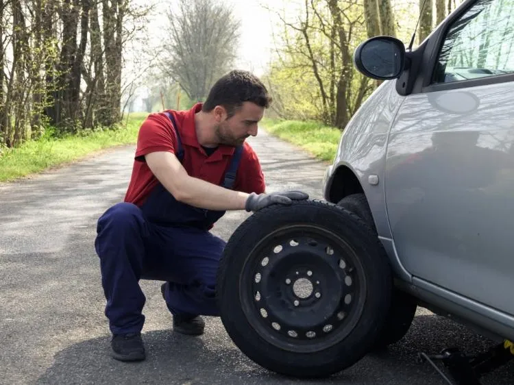 pomoc drogowa wymiana koła
