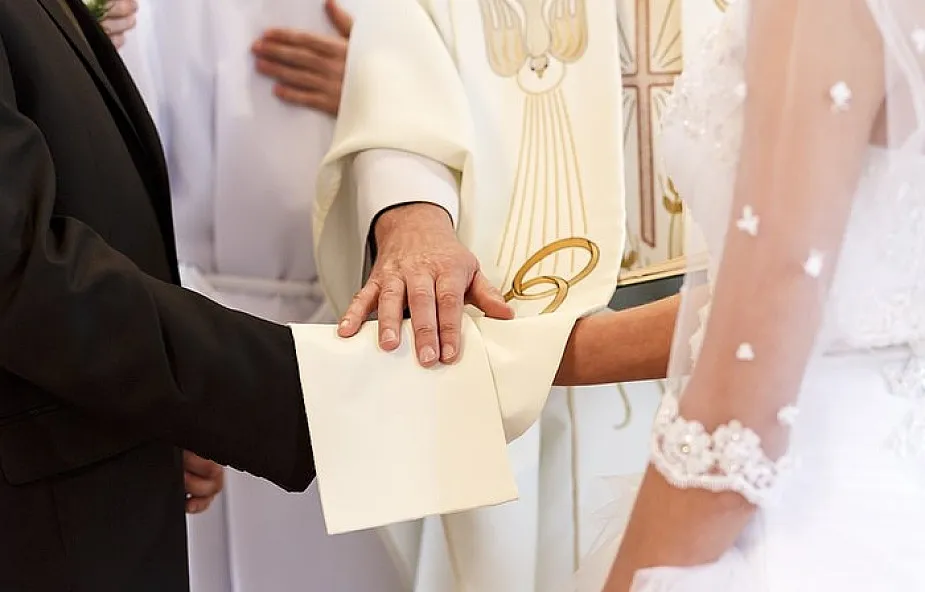 małżeństwo sakramentalne kości&oacute;ł