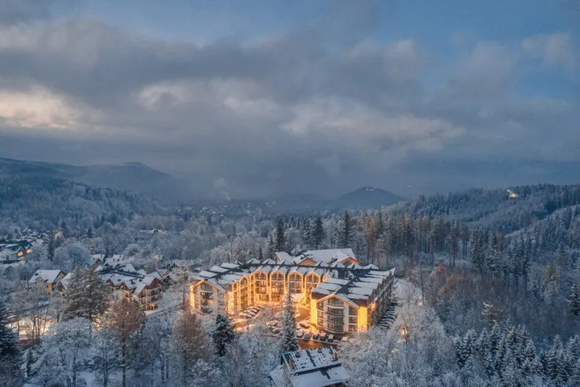 Luksusowy hotel Karpacz widok na góry