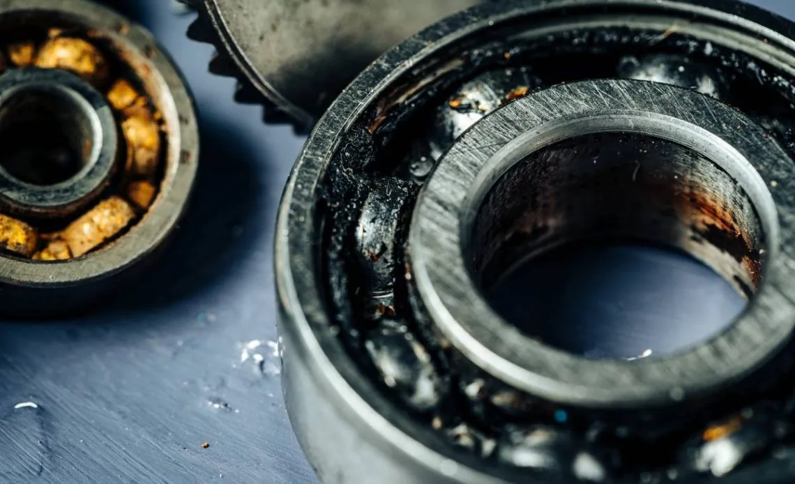 uszkodzone łożysko sprzęgła klimatyzacji