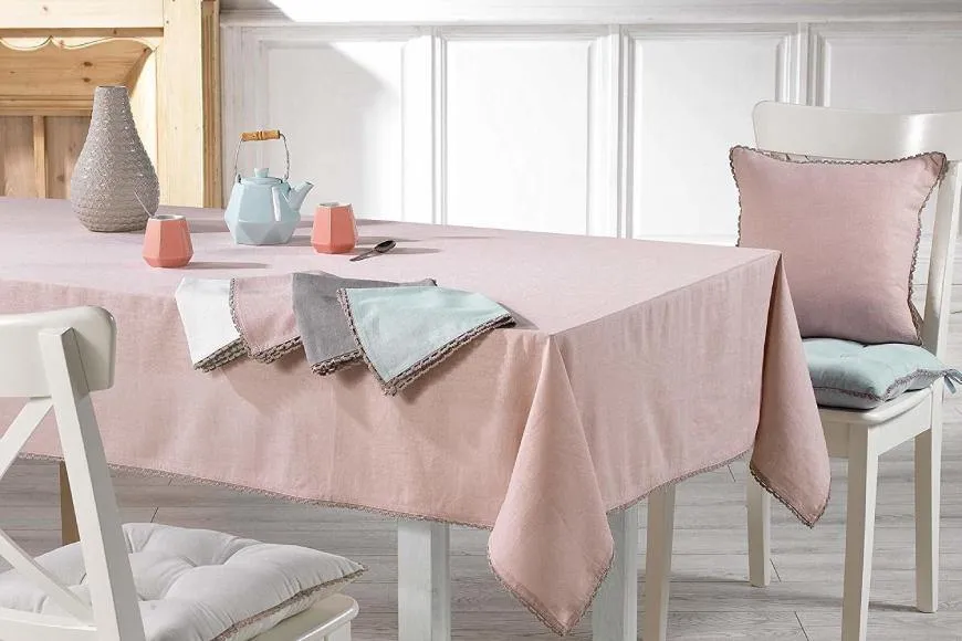 różne style obrusów i podkładek na stół