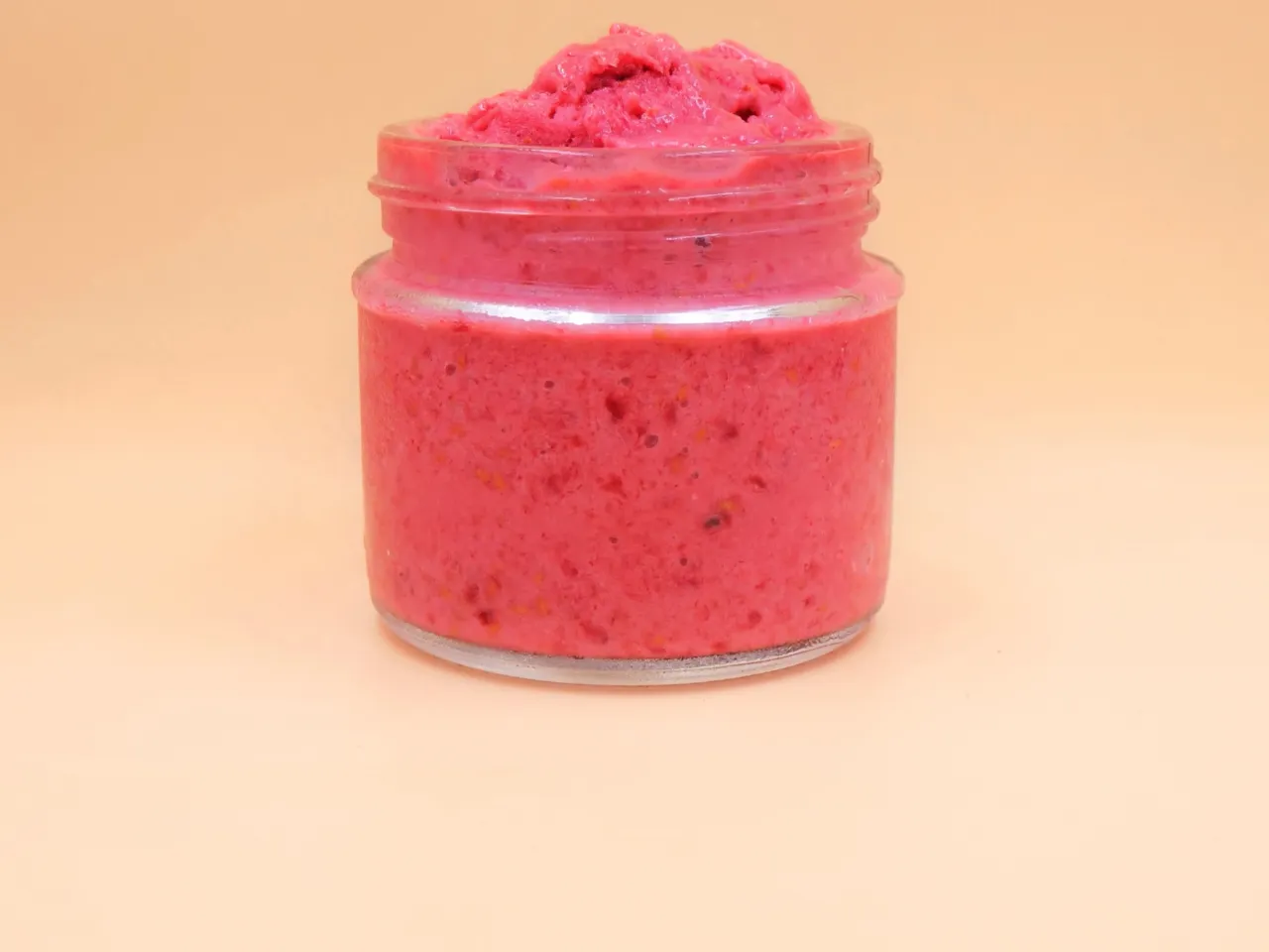 świeże i mrożone maliny składniki na lody