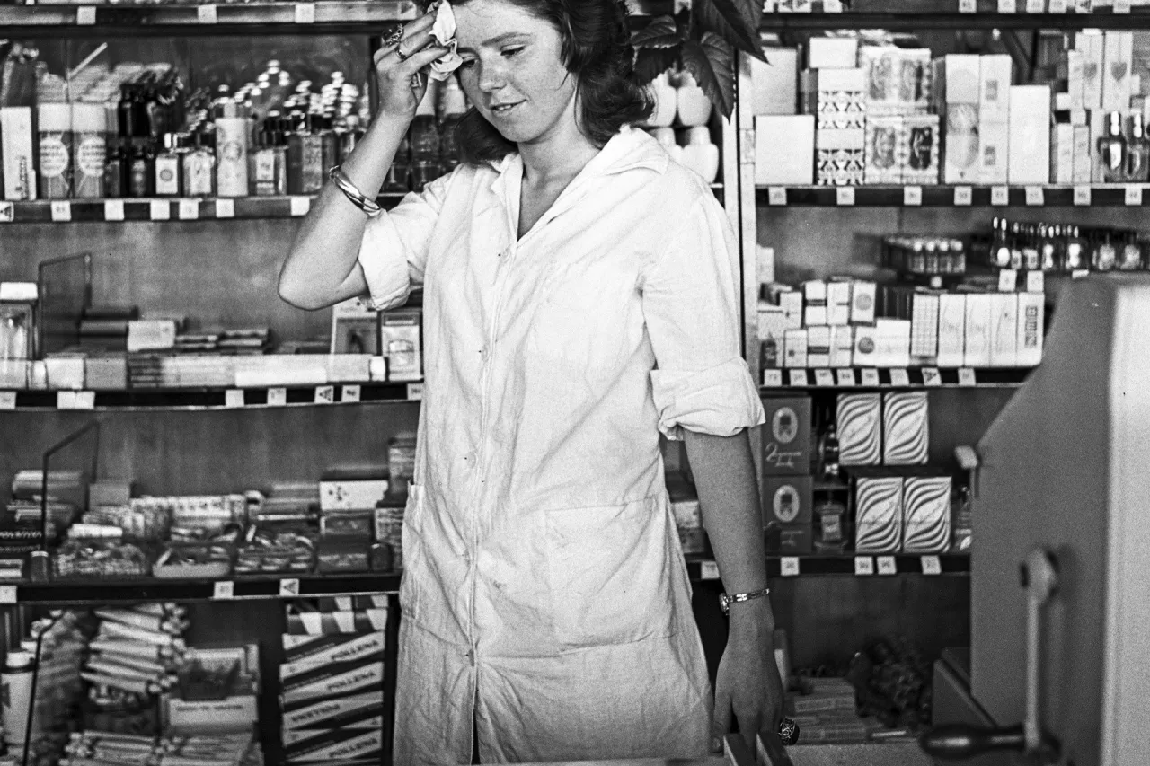 Sklep z kosmetykami vintage