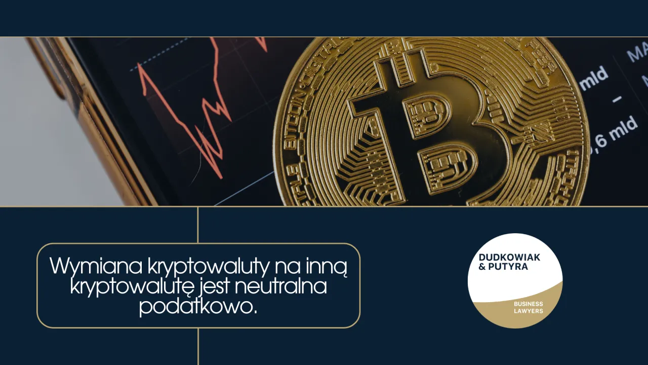 Złoty Bitcoin na tle wykresu giełdowego. Czy opłaca się inwestować w kryptowaluty? Wymiana kryptowaluty na inną jest neutralna podatkowo.
