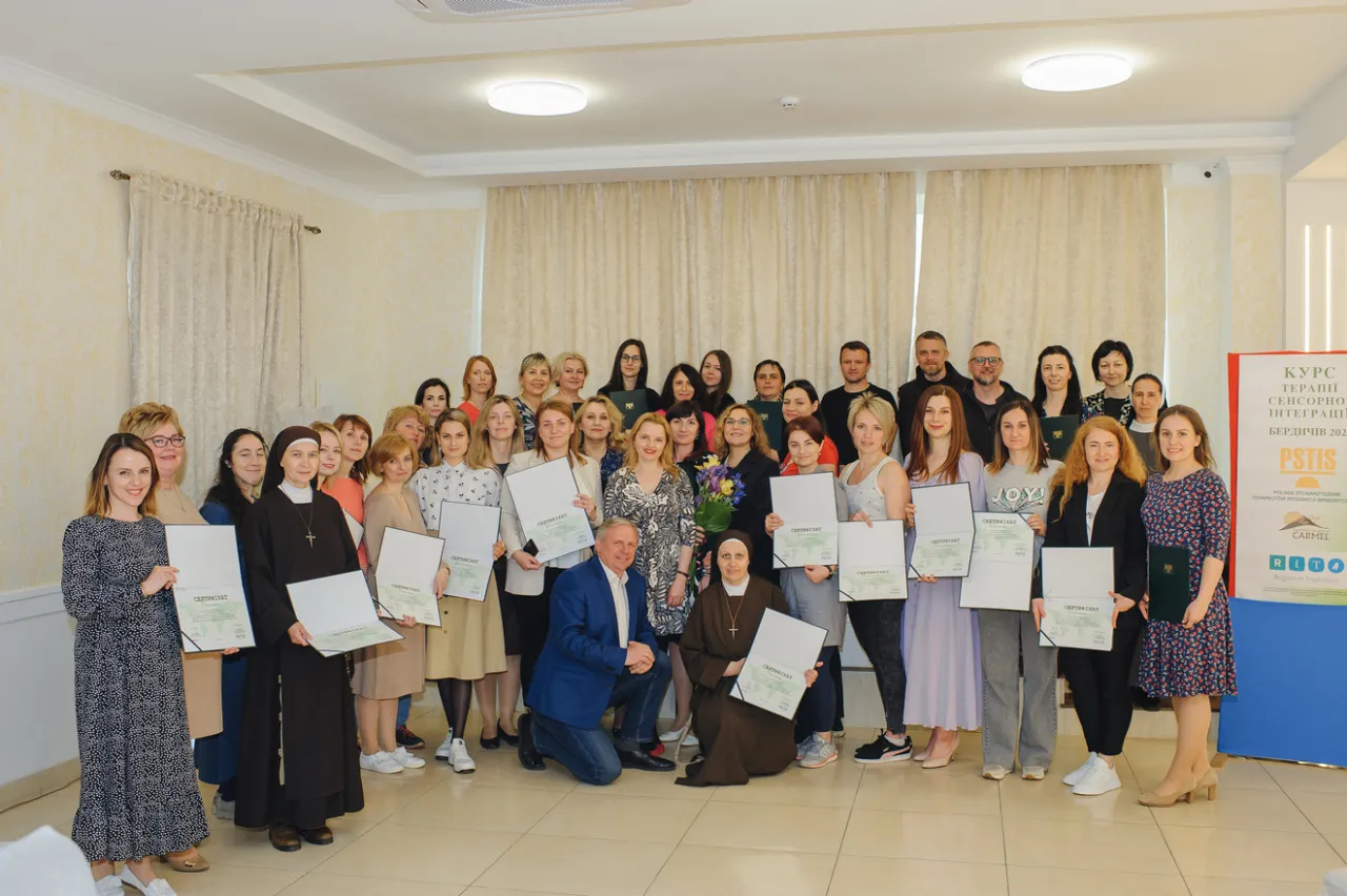 certyfikat terapeuty integracji sensorycznej PSTIS