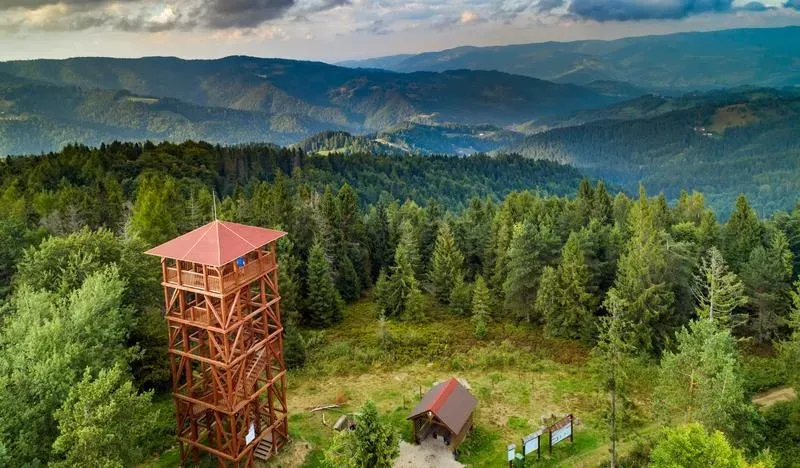 wieża widokowa Eliasz&oacute;wka widok na Tatry